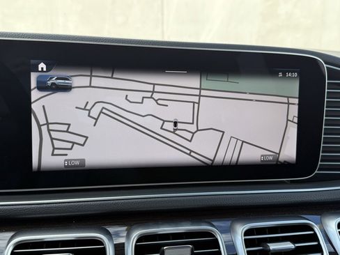 Used 2025 Mercedes-Benz GLE 450e 4MATIC image 11