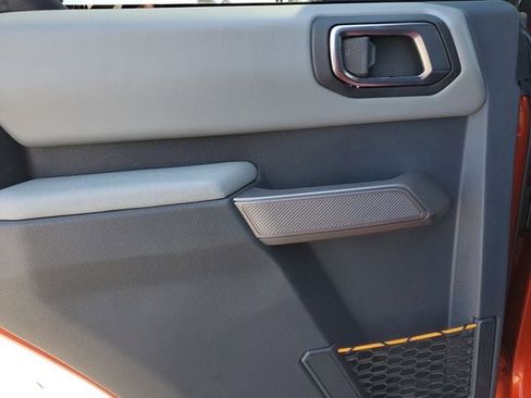 Used 2023 Ford Bronco Badlands image 15