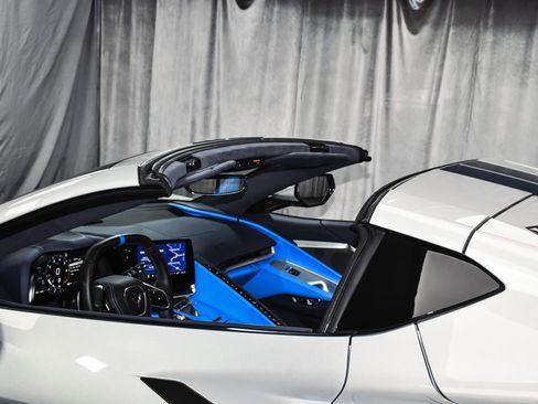 Used 2023 Chevrolet Corvette Stingray Premium Cpe w/ Body-Color Dual Roof Package RWD image 75