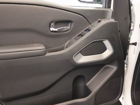 New 2026 Nissan Frontier SV w/ SV Convenience Package AWD/4WD image 9