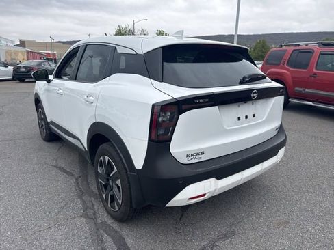 Certified 2025 Nissan Kicks SV AWD/4WD image 7