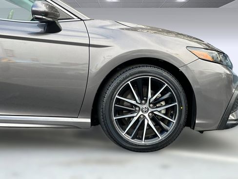 Used 2021 Toyota Camry SE image 34