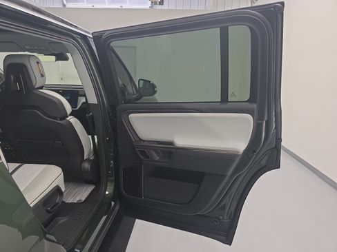 Used 2024 Rivian R1S Adventure AWD/4WD image 19