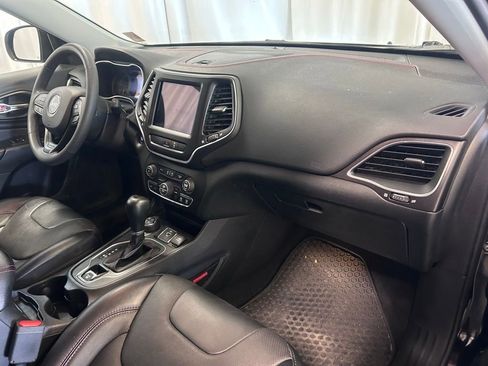 Used 2022 Jeep Cherokee Trailhawk w/ Premium Leather Package AWD/4WD image 22