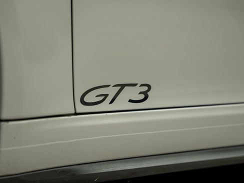 Used 2018 Porsche 911 GT3 RWD image 26