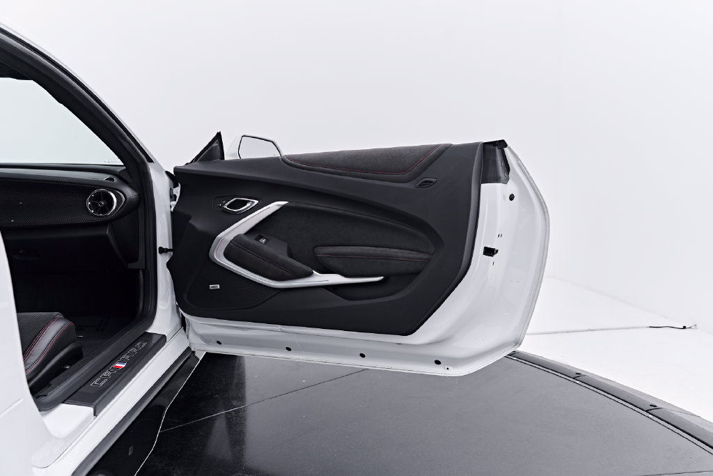 Used 2021 Chevrolet Camaro ZL1 RWD image 35