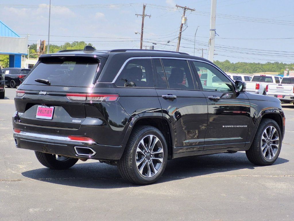 Used 2023 Jeep Grand Cherokee Overland w/ Luxury Tech Group IV AWD/4WD image 6