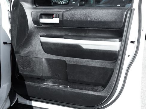 Used 2017 Toyota Tundra SR5 w/ SR5 Upgrade Package image 36