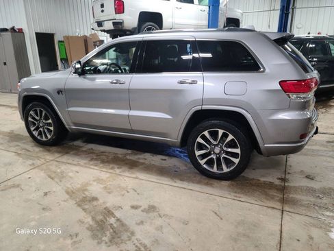 Used 2018 Jeep Grand Cherokee Overland AWD/4WD image 6