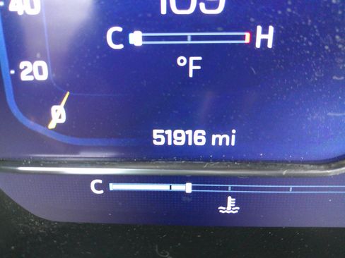 Used 2024 Chevrolet Silverado 2500 LT w/ Convenience Package image 22