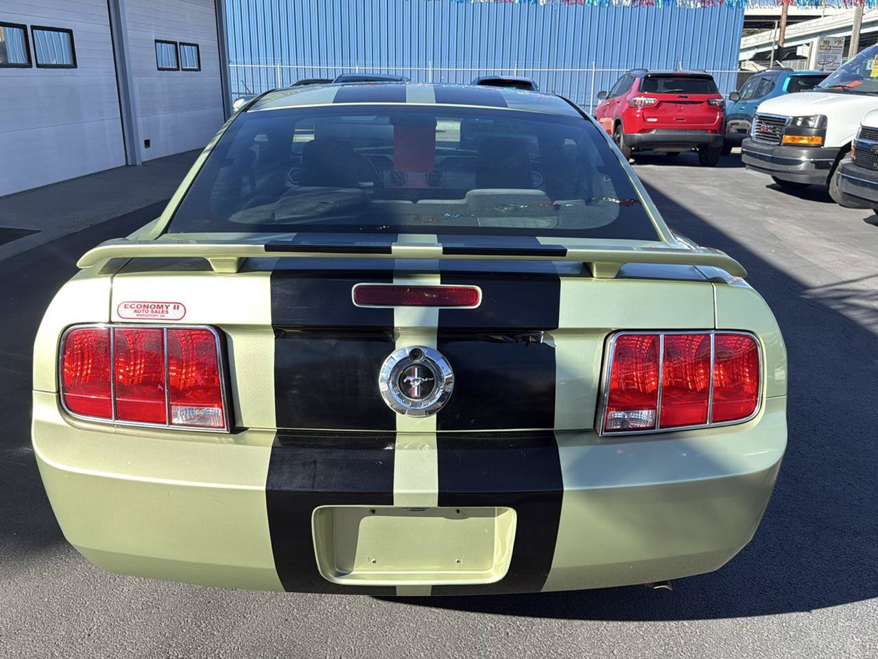 Used 2006 Ford Mustang Coupe RWD image 4