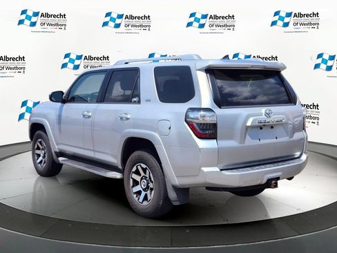 Used 2015 Toyota 4Runner SR5 AWD/4WD image 3