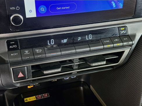 Used 2025 Toyota Camry SE FWD image 24