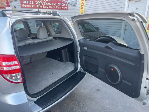 Used 2011 Toyota RAV4 Limited image 28