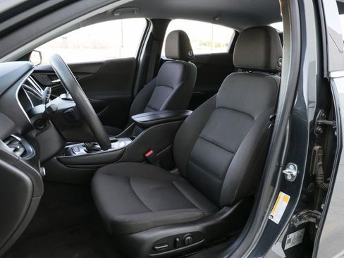 Used 2018 Chevrolet Malibu LT image 15