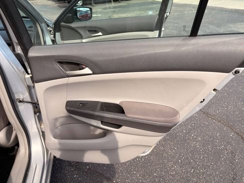 Used 2009 Honda Accord LX image 17