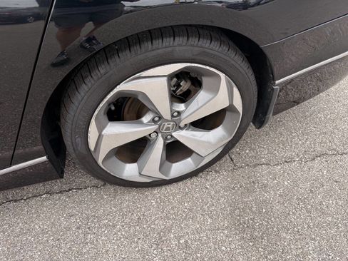 Used 2018 Honda Accord Touring image 22