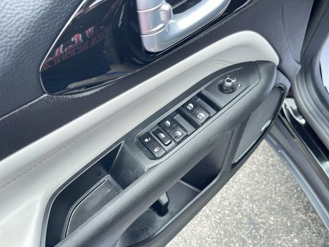 Used 2023 Jeep Compass Limited w/ Sun and Sound Group AWD/4WD image 23