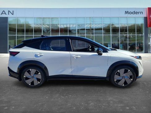 Used 2024 Nissan Ariya AWD image 4