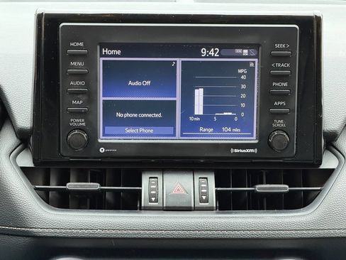 Used 2021 Toyota RAV4 XLE Premium image 13