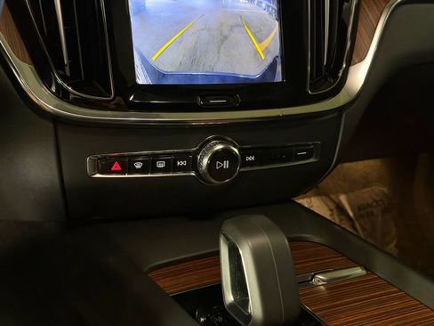 Certified 2024 Volvo V60 B5 Cross Country Plus AWD/4WD image 18
