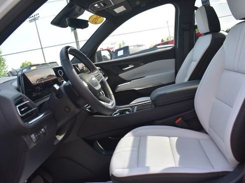 New 2026 Chevrolet Traverse High Country w/ LPO, Floor Liner Package AWD/4WD image 30
