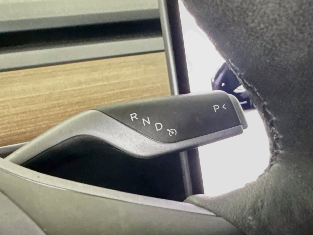 Used 2024 Tesla Model Y Long Range AWD/4WD image 16