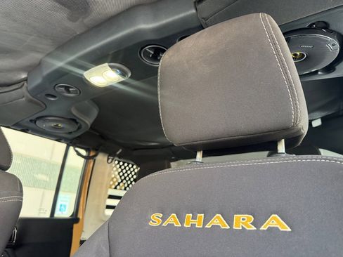 Used 2014 Jeep Wrangler Unlimited Sahara image 21