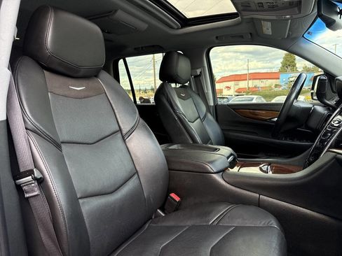Used 2016 Cadillac Escalade Premium image 20