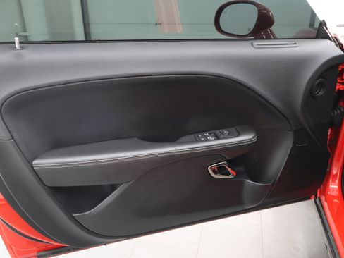 Used 2018 Dodge Challenger SRT Hellcat RWD image 38