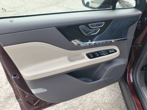 Certified 2020 Lincoln Corsair AWD w/ Premium Package image 10