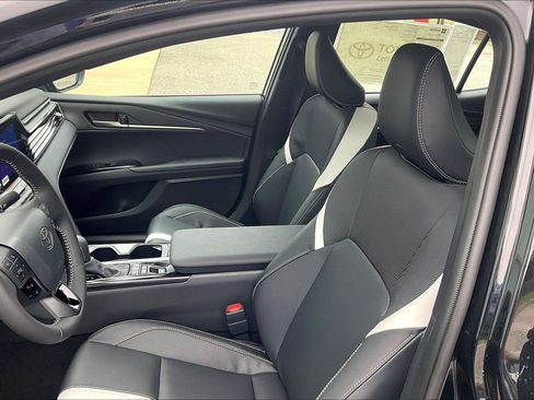 New 2026 Toyota Camry SE FWD image 11