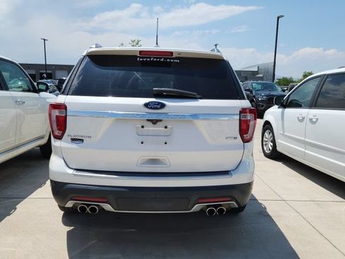 Used 2018 Ford Explorer Platinum AWD/4WD image 2