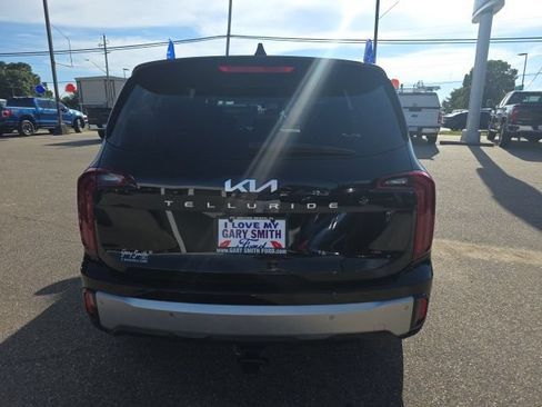 Used 2024 Kia Telluride LX FWD image 7