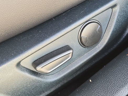 Used 2022 Ford Mustang GT Premium image 12