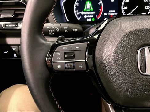 Used 2023 Honda Pilot TrailSport image 22