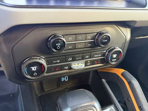 Used 2021 Ford Bronco Badlands image 15