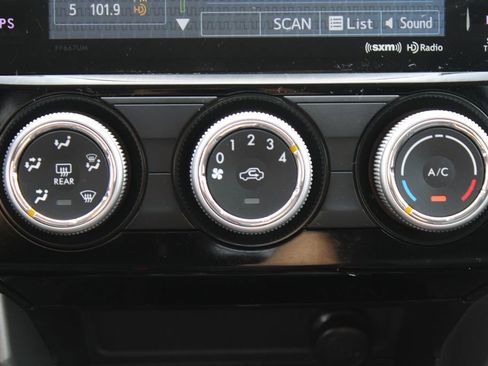 Used 2016 Subaru Forester 2.5i Premium w/ All-Weather Package image 21