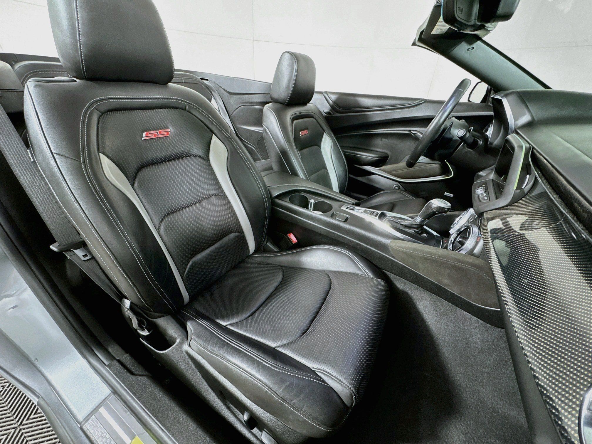 Used 2020 Chevrolet Camaro SS RWD image 28