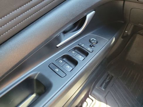 Used 2021 Hyundai Elantra Limited FWD image 28