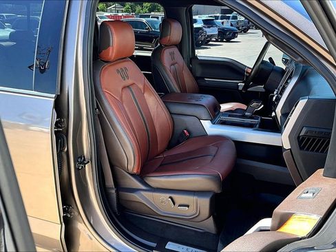 Used 2019 Ford F150 King Ranch w/ Equipment Group 601A Luxury AWD/4WD image 9