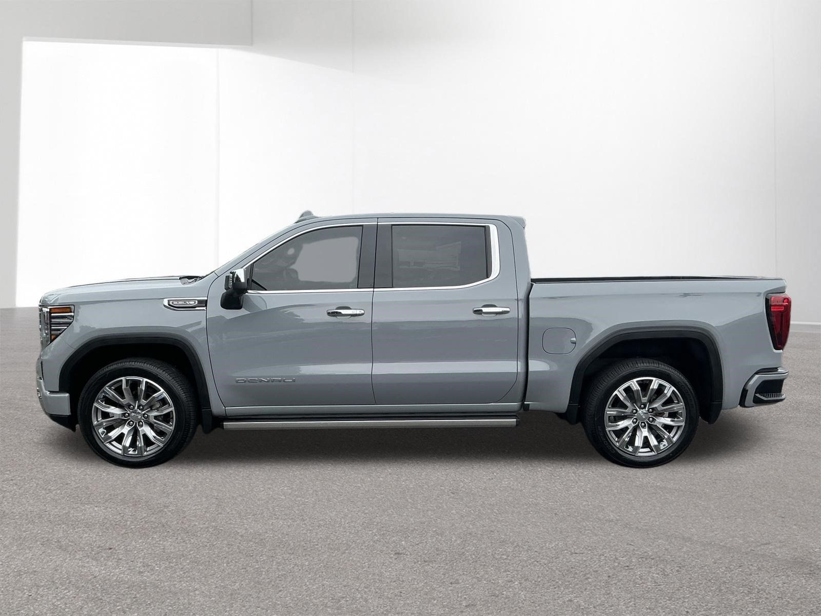 Used 2025 GMC Sierra 1500 Denali w/ Denali Reserve Package AWD/4WD image 6