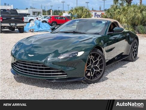 Used 2021 Aston Martin V8 Vantage Roadster image 1