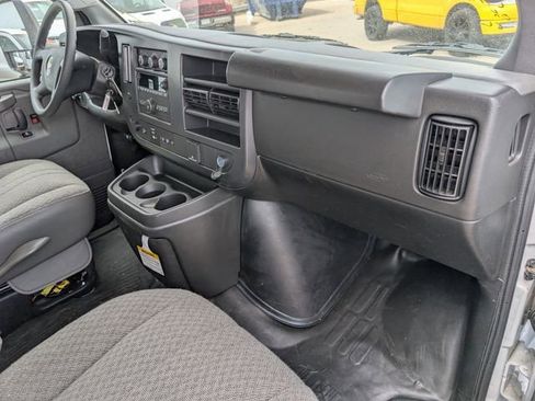 New 2024 Chevrolet Express 4500 Extended w/ Power Convenience Package RWD image 6