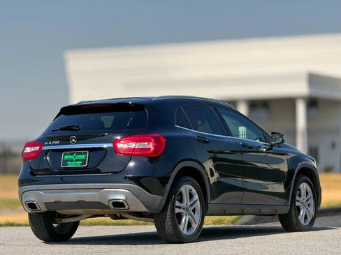 Used 2018 Mercedes-Benz GLA 250 image 12