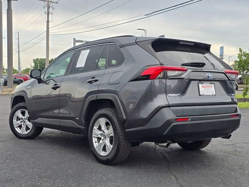 Used 2020 Toyota RAV4 LE AWD/4WD image 6