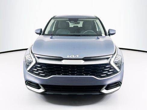 Used 2025 Kia Sportage LX FWD image 2