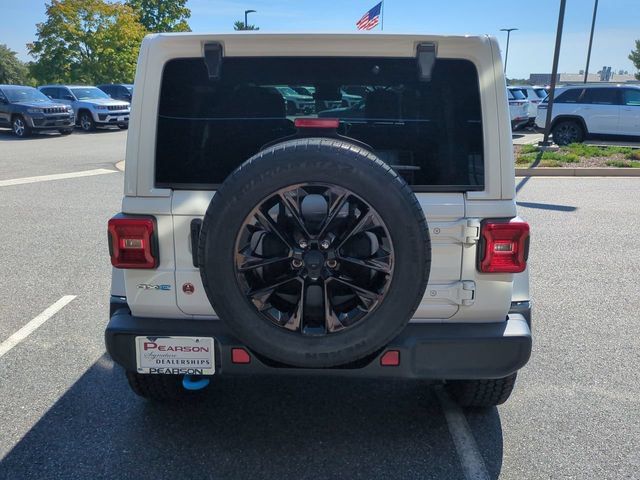 Used 2024 Jeep Wrangler Unlimited Sahara w/ Technology Group AWD/4WD image 5