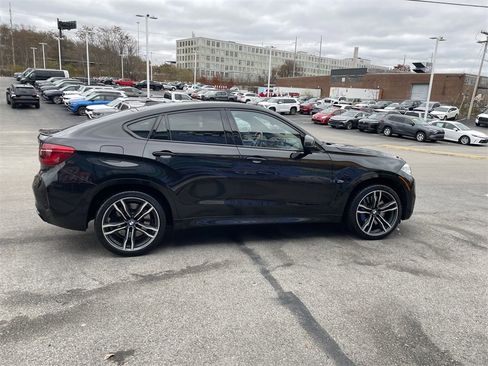 Used 2017 BMW X6 M image 7