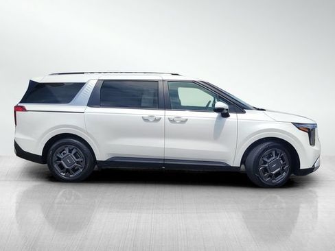 Used 2026 Kia Carnival EX FWD image 3